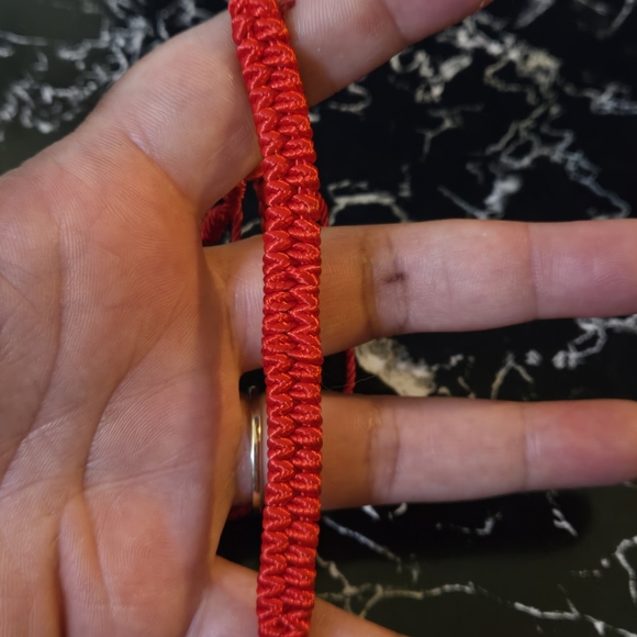 🍒🍒 Red Lucky Bracelet Set - Picture 4 of 10